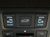 【パワーバックドア】スマートキーや運転席のボタンを押すだけでリアゲートが自動で開閉します!荷物を持っている時や、高い位置にあるバックドアを閉める際に便利な機能です♪