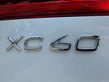 XC60よりスマートにその輝きを増して生まれ変わりました。クリーンでエレガントなスカンジナビアンデザイン。その流麗なエクステリアは、さらにシンプル&スマートに研ぎ澄まされました。