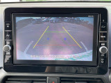 【バックモニター】後ろのカメラの映像をモニターに映し出すことができます!後方の見えない死角や、障害物との距離感をしっかり確認することができます!駐車が苦手な方におすすめです。
