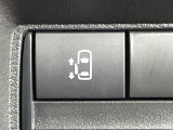 【パワースライドドア】スマートキーや運転席のスイッチでスライドドアの開閉が可能♪電動だから力を入れてドアを開ける必要が無く、小さいお子様でも、重い荷物を持っている時もラクに開け閉めできます♪
