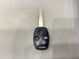 キーレスエントリー付きですので、ドアの開け閉めの際にボタン操作でキーの差し込み不要です。電動スライドドアの開け閉めもボタンで操作できます。