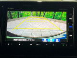 【バックカメラ】駐車時に後方がリアルタイム映像で確認できます。大型商業施設や立体駐車場での駐車時や、夜間のバック時に大活躍!運転スキルに関わらず、今や必須となった装備のひとつです!