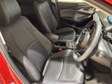 運転する人の体をしっかり支えるシート!2種類のシートポジションをしっかりメモリーさせておけます。