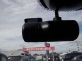 ドライブレコーダーなら、事故の走行記録だけでなく、ドライブの思い出を記録したりとカーライブを豊かにします。