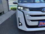 悪天候時にヘッドランプの明かりを補助するフロントフォグランプ付