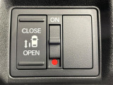 【パワースライドドア】スマートキーや運転席のスイッチでスライドドアの開閉が可能♪電動だから力を入れてドアを開ける必要が無く、小さいお子様でも、重い荷物を持っている時もラクに開け閉めできます♪