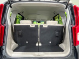 普段のお買い物や通勤、送迎等に十分な荷室スペースを確保しております。セカンドシートを倒すと、大きな荷物の積載も可能です♪