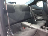 広々とした車内空間は、ドライブを始め買い物やレジャーなど、幅広く活躍します。一人でもみんなとでもお出かけを楽しみましょう!