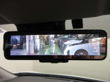 スマートルームミラー付きで後部座席に乗車してても後方がしっかり見れます