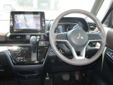 ekクロスの運転席周りです。
