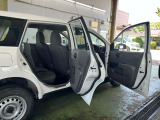 ドアの開閉も大きく開くので乗り降りしやすいです!