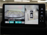 バックカメラ搭載です!車庫入れが苦手な人はもちろん、車両感覚に自信がある人にもお勧めです!見えない箇所が見えるようになるので、低い障害物や隠れてしまっている子供の存在等にも気付く事が出来ます。