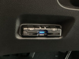 ハンドルの左下にETCがついています。高速道路の料金所の通過も楽々です。 カードの取り出しもしやすい場所についています。