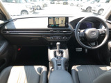 【インパネ全体】手が届きやすく、どなたでも運転しやすいです。シンプルで使いやすい設計になっています!