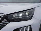 【ヘッドライト】省電力で長寿命の明るく運転しやすいLEDヘッドランプです。明るく照らすので暗い夜道からお客様を守ってくれます。