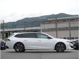 【認定中古車保証】全国のプジョー正規ディーラーにて保証・修理が受けられる1年間の長期保証(走行距離無制限)を付帯。納車前に車検相当の67項目を含む117項目の安心点検と主要な消耗品を点検交換。