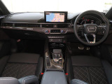 Audi Approved大阪南は正規ディーラーであることはもちろんのこと、保険代理店でもあります。セールススタッフは保険の有資格者ですので保険のご相談もお任せください。