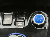 独自のセレクトレバーにより操作が簡単です。エコ・ノーマル・スポーツと3つのモードを走行時にもワンプッシュで切り替えが可能です。