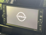 【メーカー純正ナビ】インテリアに溶け込むスタイリッシュな「専用設計」メーカーナビを装備♪視認性や操作性など基本性能にも優れ、より上質なカーライフをお楽しみいただけます。