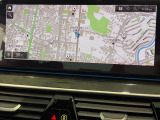 iDriveHDDナビゲーションになります。操作はコントローラーとタッチパネルにて操作いただけます。