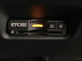 ハンドルの左下にETCがついています。高速道路の料金所の通過も楽々です。 カードの取り出しもしやすい場所についています。