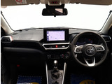 お車選びをお楽しみ頂けるよう、在庫車の展示スペースを十分に確保しております。