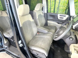 運転席シート廻りは使用感も少なく、良好な状態となっています。丁寧に使われていたことがよくわかりますね。