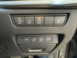 運転席横のスイッチでアイドリングストップやパーキングセンサーのON/OFFの切替が可能です。
