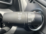 【オートライト(AUTO)】外の明るさをシステムが感知して、自動でヘッドライトが点灯します!ヘッドライトをつけ忘れを防ぐ便利機能です。