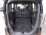 リアシートを使用しない時はこの通り更に広々ラゲッジスペースの出来上がりです、たくさんの荷物が積み込み可能です!