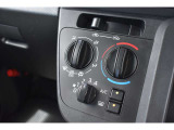 エアコンで温度を設定するだけで快適な車内環境を維持することができます!