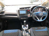 【インパネ全体】手が届きやすく、どなたでも運転しやすいです。シンプルで使いやすい設計になっています!