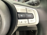 ハンドルにHondaセンシング系のクルーズコントロールやレーンキープアシストなどのスイッチが装備されています。ハンドルから手を離さず安全に操作できます。