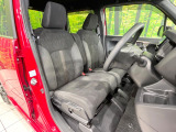 運転席シート廻りは使用感も少なく、良好な状態となっています。丁寧に使われていたことがよくわかりますね。
