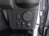 納車前に12ヶ月点検・エンジンオイル交換・ バッテリー交換・ワイパーゴム交換・キーレス、キーフリーの電池交換を実施しております。ダイハツの整備士がきっちりと点検したお車をお届けいたします!