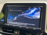 【純正大画面ナビ】人気の大型9インチナビを装備。存在感のある大画面はインパクト大!ナビ利用時のマップ表示は見やすく、テレビやDVDは臨場感がアップ!いつものドライブがグッと楽しくなります♪
