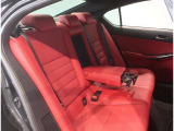 広々とした車内空間は、ドライブを始め買い物やレジャーなど、幅広く活躍します。一人でもみんなとでもお出かけを楽しみましょう!