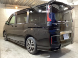 指定工場併設で末永く品質を保ちます。12ヶ月点検や車検はもちろんのこと、国家資格整備士によるお車のアドバイスも致します。