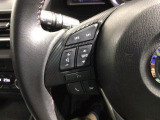 ステアリングにオーディオ操作スイッチが付いています。オーディオ画面に直接タッチしなくても操作が出来ますので、運転に集中できます。