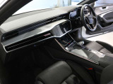 Audi認定中古車とは・・厳選された車両かつAudi専任メカニックによる100項目にもおよぶ厳しい検査をクリアしAudiだけの、変わることのない”確かな安心”がお手元に届けられます。