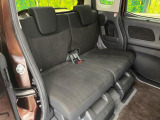 運転席まわりには十分なスペースがあり、大柄な方でもゆったり運転していただける環境です。