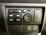 【両側パワースライドドア】両側が電動スライドドアになっております。狭い駐車場でのお子様の乗り降りの時などに安心です!