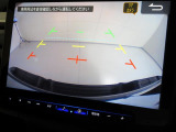 安心のバックモニター搭載。ガイドもあって、夜間でもよく見えます。
