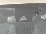 【トヨタセーフティセンス】走行中に前方の車両等を認識し、衝突しそうな時は警報とブレーキで衝突回避と被害軽減をアシスト。より安全にドライブをお楽しみいただけます。