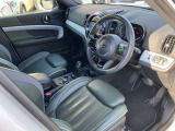 限定車専用のグリーンレザーシート