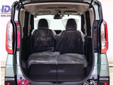 『1台』のお車に対して、3名体制で日々議論を重ね仕入れを行っております。