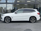 BMWを熟知したメカニックによる、360度の納車前点検。ドイツ本国と同様の教育・訓練を受けたメカニックが徹底的に点検、整備した後にお客様にお引渡しします。