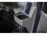 運転席側のカップホルダー!