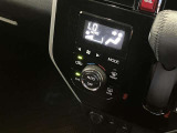 オートエアコンは温度を設定するだけで、自動で風量などを設定してくれます。運転しながら操作も必要ないので、安全性も向上します。