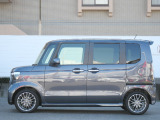 ☆お車でお越しの方☆名神高速 京都南インター第2出口より国道一号線を大阪方面へ5分(2.5Km)、 南西角です。ラウンドワン伏見のはす向かいでU-Selectの白の看板が目印です。